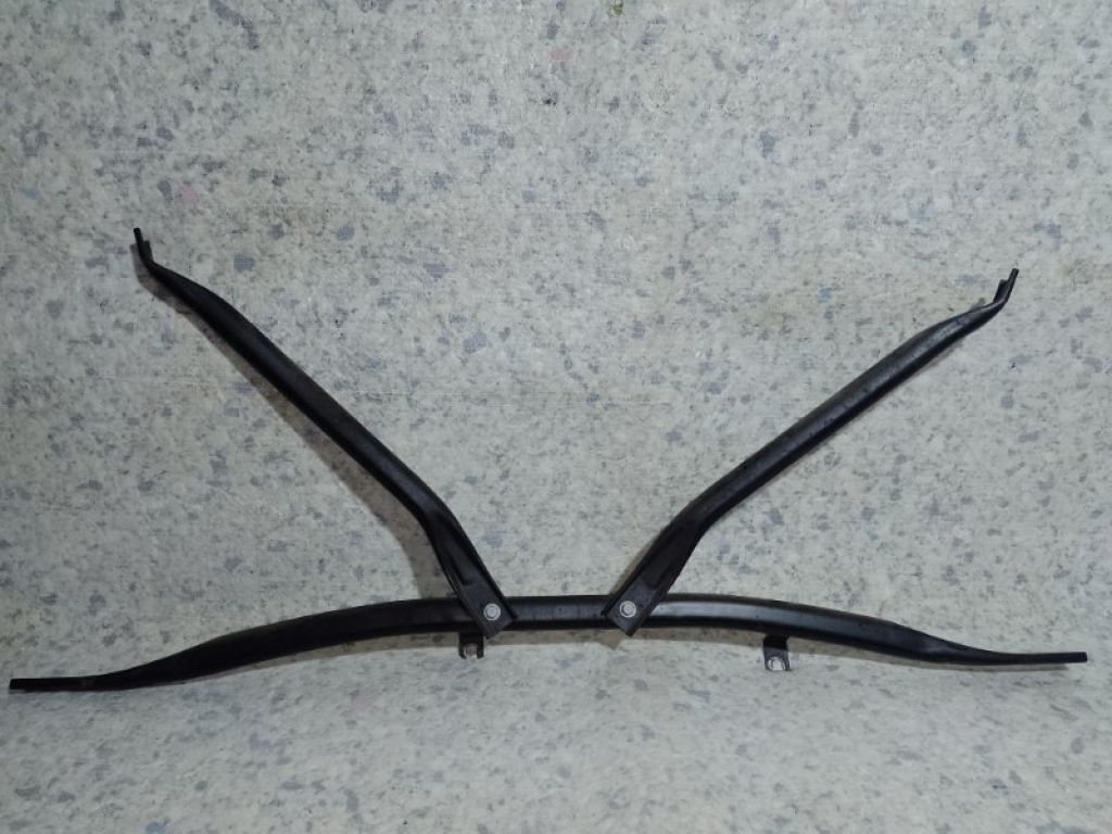 8R0 805 629 G | Распорка кузова передн. AUDI Q5 08-16