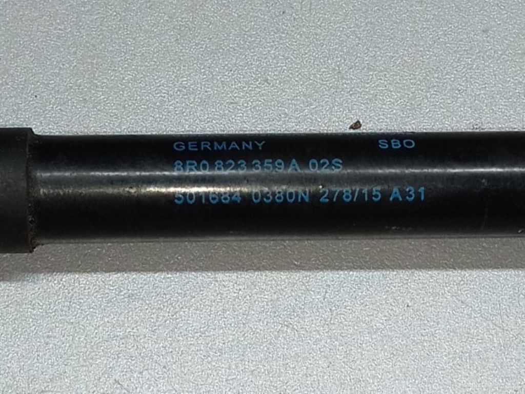 8R0 823 359 A | Амортизатор капоту AUDI Q5 08-16 - Фото 2