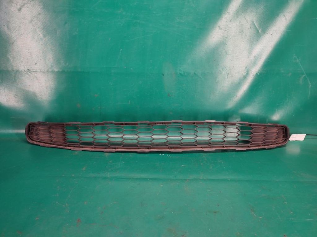 62256-3NA5A | Решетка переднего бампера NISSAN LEAF 10-17
