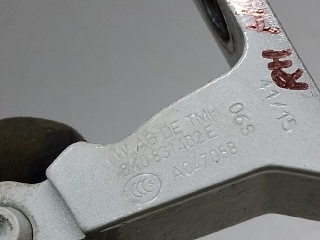 8K0 831 402 E | Петля двері нижня прав. AUDI Q5 08-16 - Фото 3