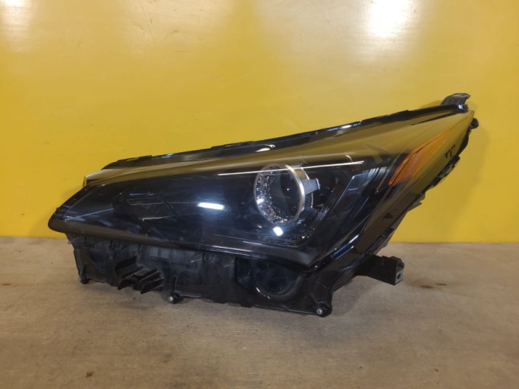 8118578200 | Фара лев. LEXUS NX 14-21