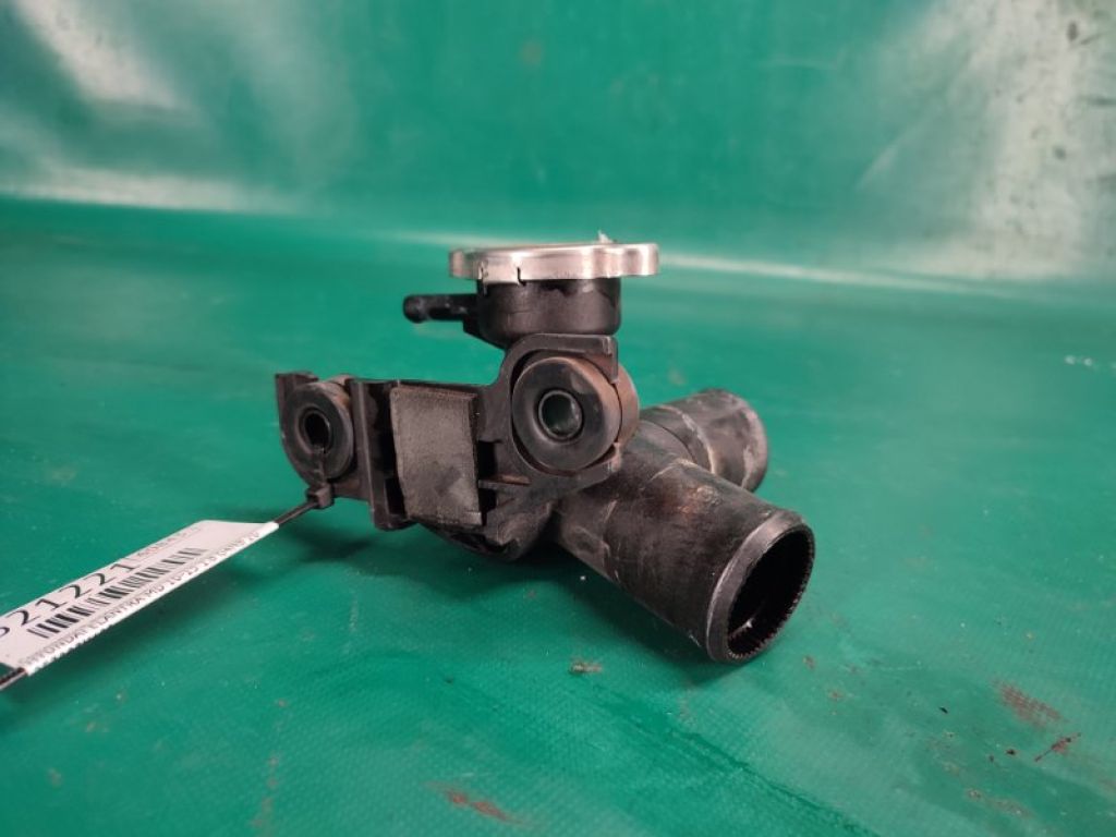 25329-3X600 | Горловина радіатора HYUNDAI ELANTRA MD 10-15