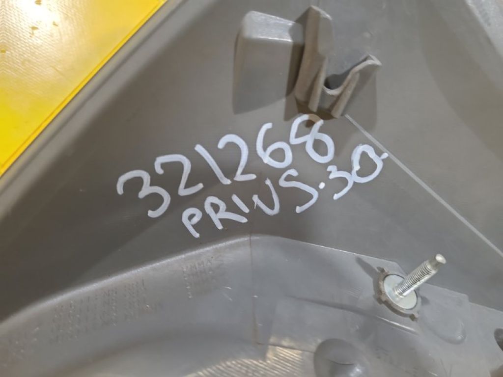 81561-47120 | Фонарь наружный лев. TOYOTA PRIUS - 30 09-17 - Фото 2