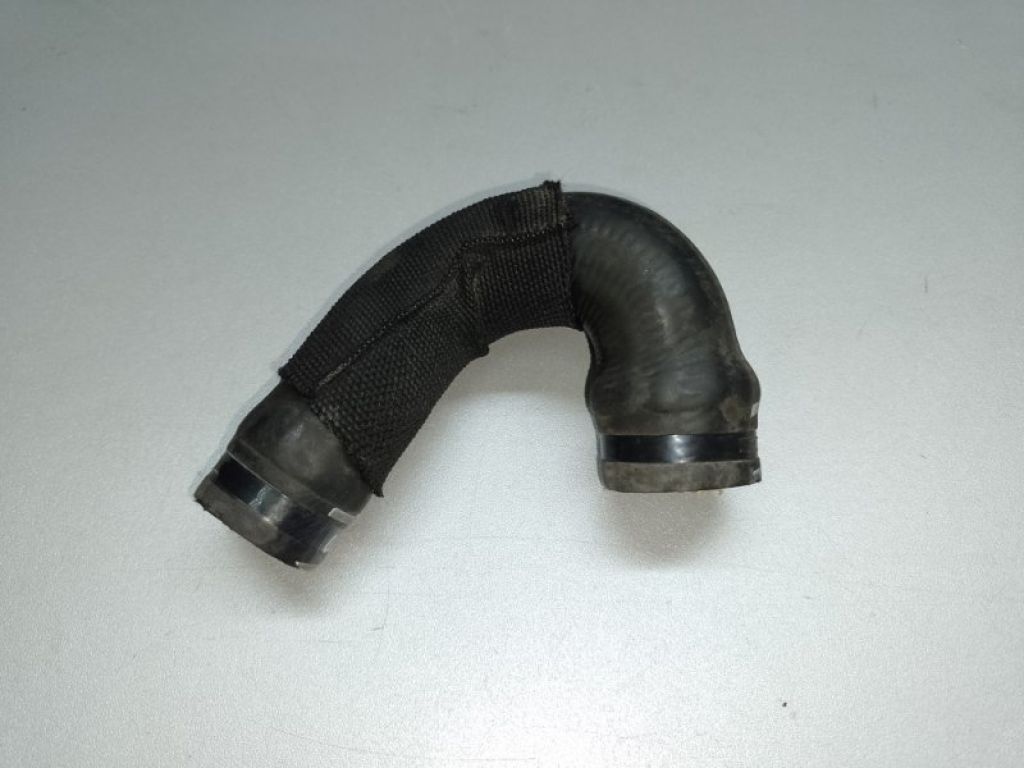 8K0 145 832 B | Патрубок інтеркулера AUDI Q5 08-16