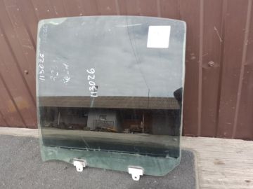 Скло дверей задн. лів. NISSAN MICRA 03-11