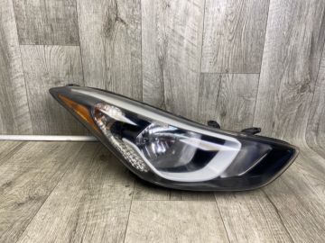 Фара прав. HYUNDAI ELANTRA MD 10-15