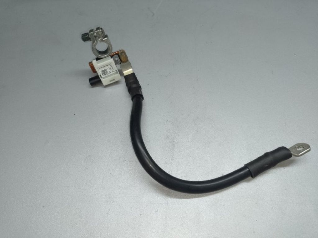 8R0 915 181 C | Клемма аккумулятора AUDI Q5 08-16