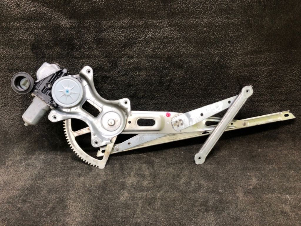 69802-21010 | Стеклоподъемник задн. лев. TOYOTA PRIUS PLUS 11-14