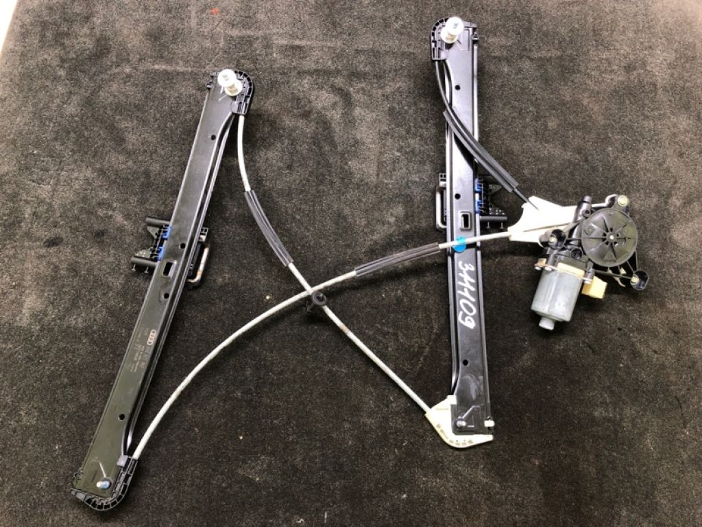8V4 837 462 | Стеклоподъемник передн. прав. AUDI A3 (8V) 12–17