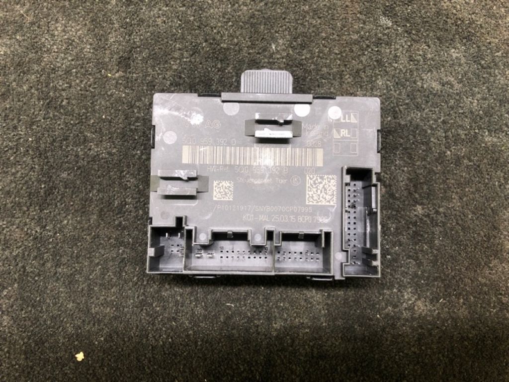 5Q0 959 592 E | Блок управления дверей передн. прав. AUDI A3 (8V) 12–17