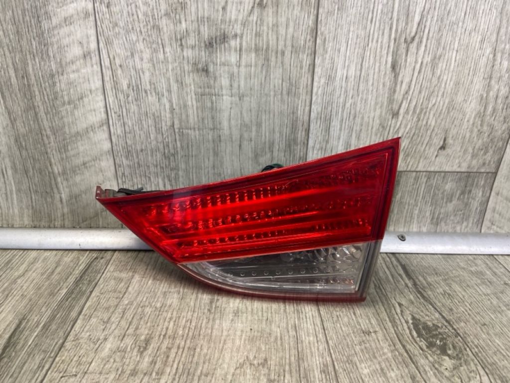 92404-3Y000 | Фонарь внутренний прав. HYUNDAI ELANTRA MD 10-15