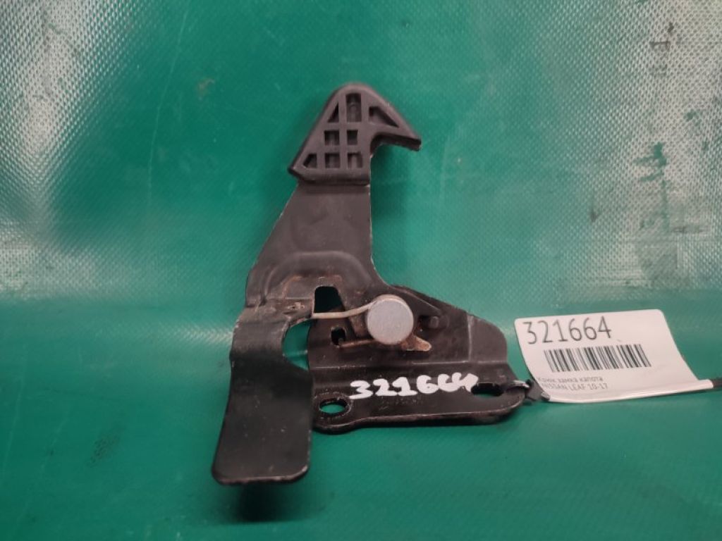 65670-3NA0A | Гак замка капота NISSAN LEAF 10-17