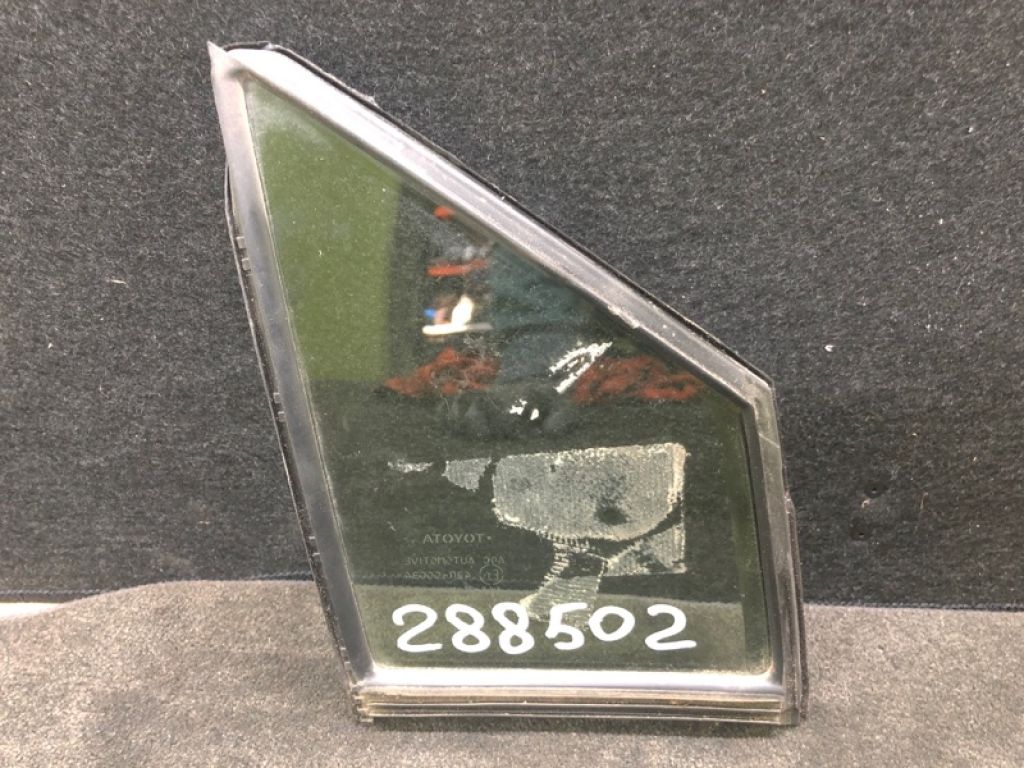 68125-47010 | Скло дверей глухе передн. прав. TOYOTA PRIUS 16-