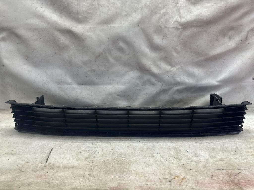 53112-47050 | Решетка переднего бампера TOYOTA PRIUS PLUS 11-14