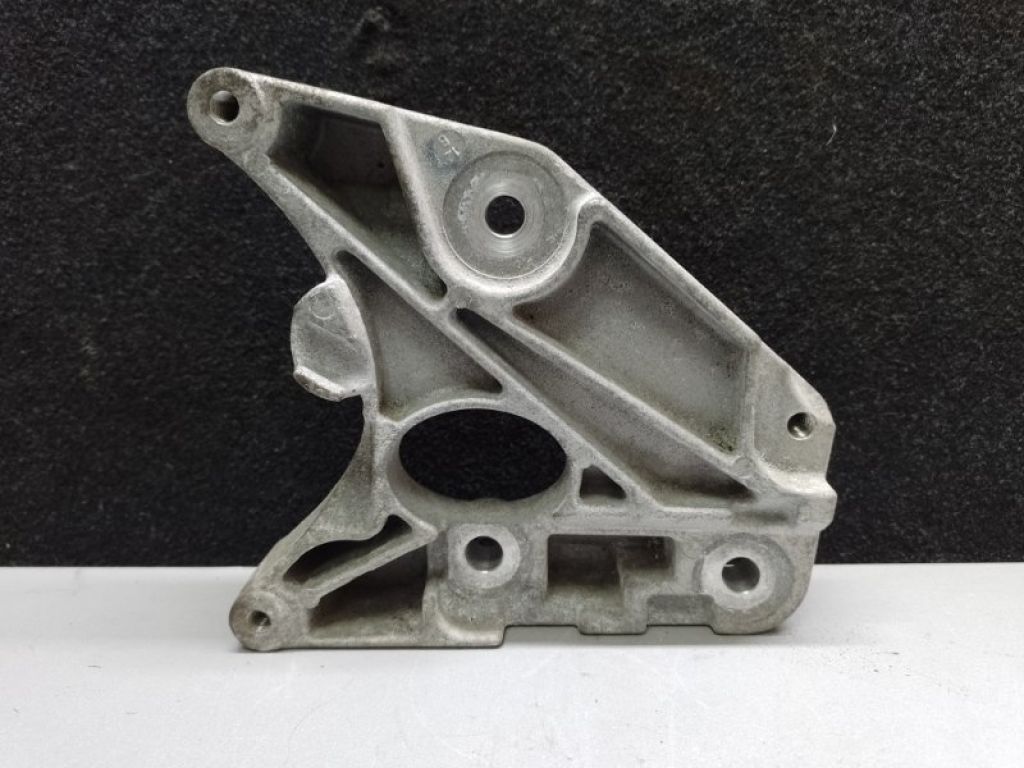 FR3Z-19D624-A | Кронштейн компрессора кондиционера FORD MUSTANG 15- - Фото 2