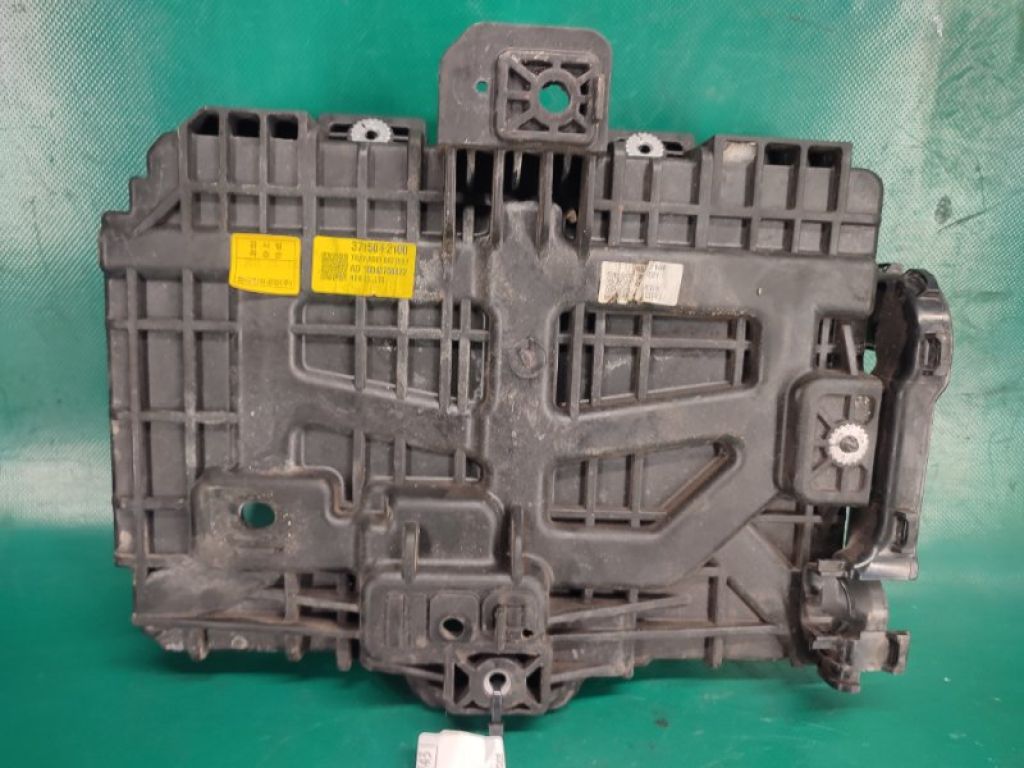 37150-F2100 | Полиця акумулятора HYUNDAI ELANTRA AD 16-