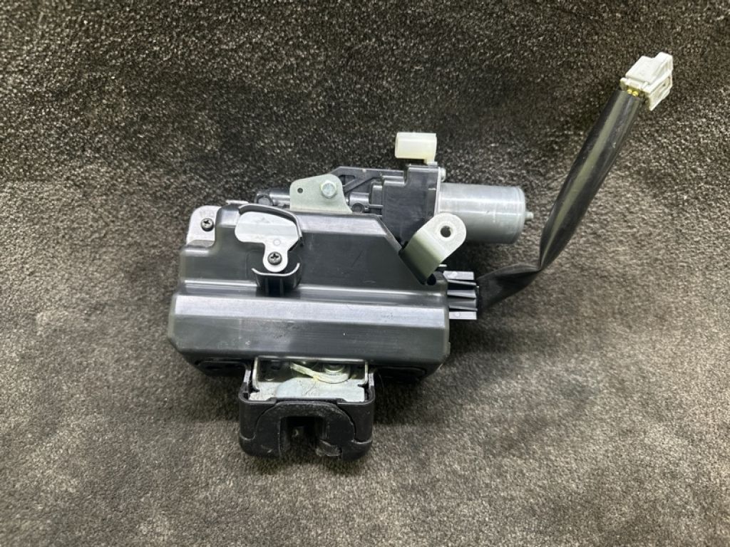 69350-42080 | Замок крышки багажника TOYOTA RAV4 18-