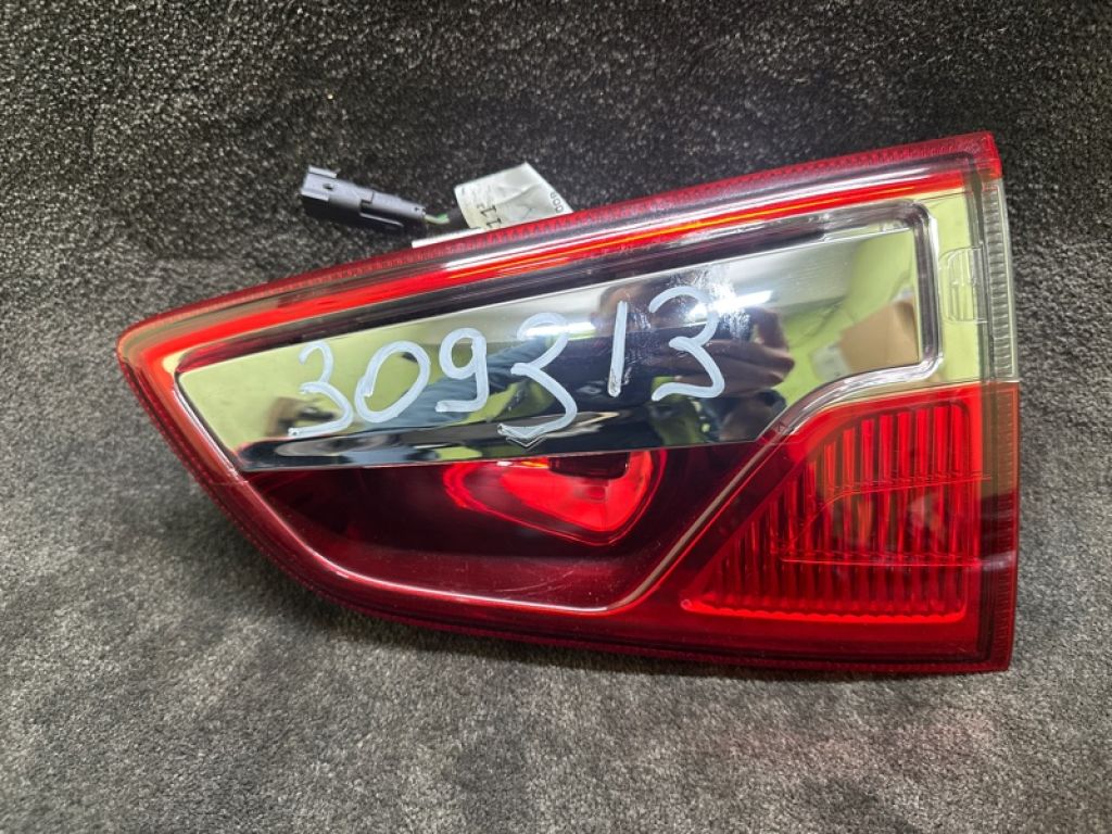GN1Z-13404-K | Фонарь внутренний прав. FORD ECOSPORT 18-22