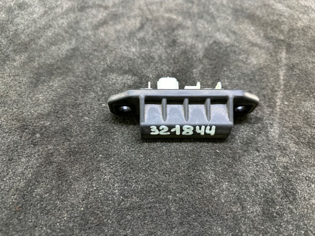 84840-47040 | Кнопка открывания багажника наружная TOYOTA RAV4 18- - Фото 2