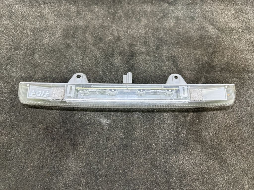 81006-47030 | Стоп сигнал TOYOTA PRIUS 16-