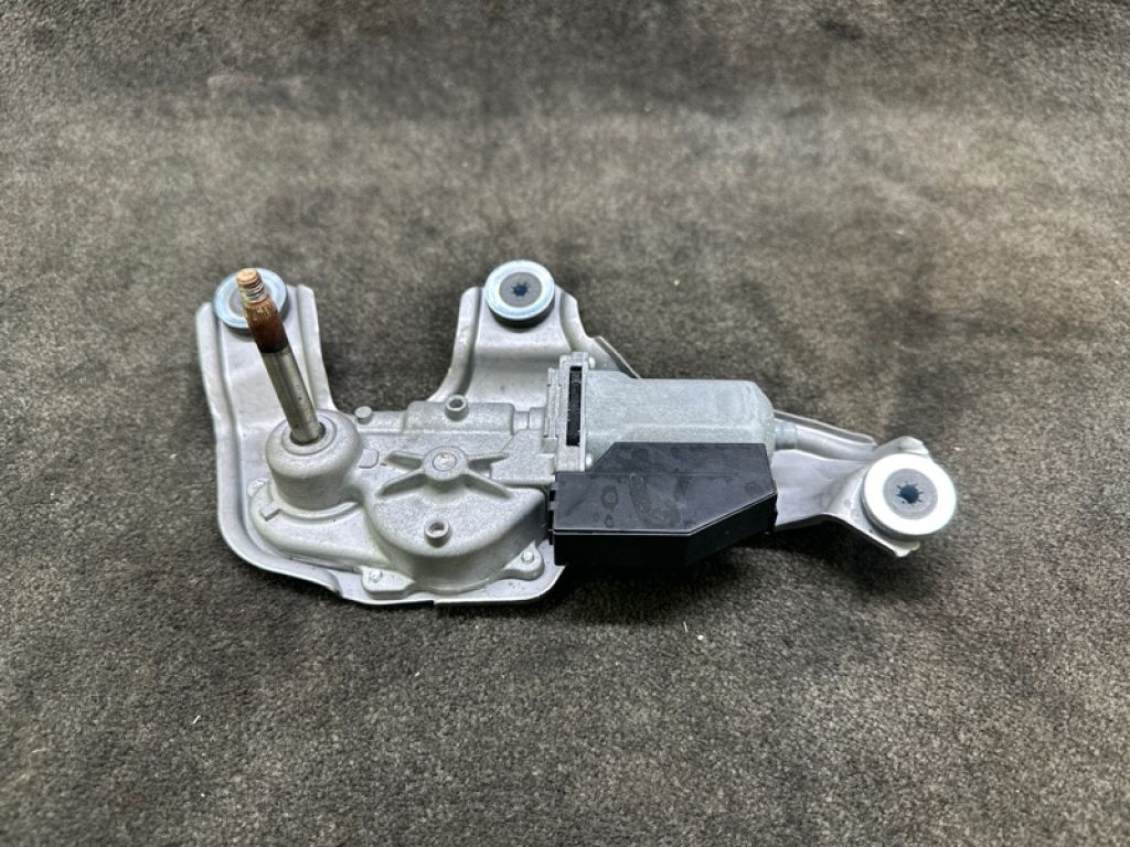 85130-47031 | Моторчик склоочисника задн. TOYOTA PRIUS 16-