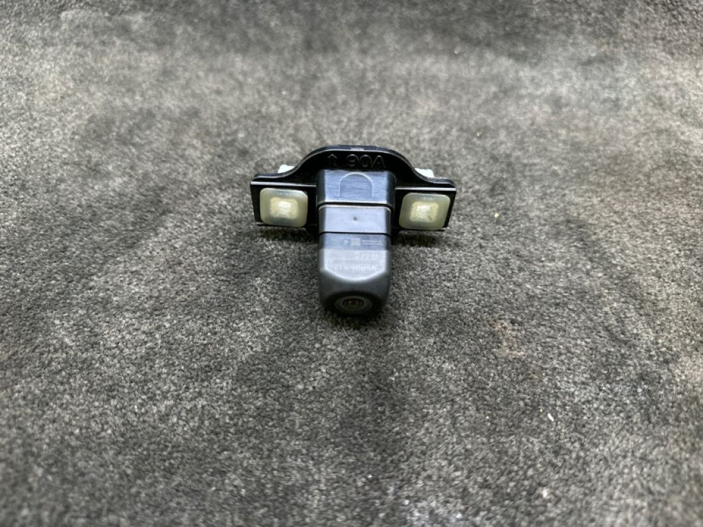 86790-47070 | Камера заднего вида TOYOTA PRIUS 16-