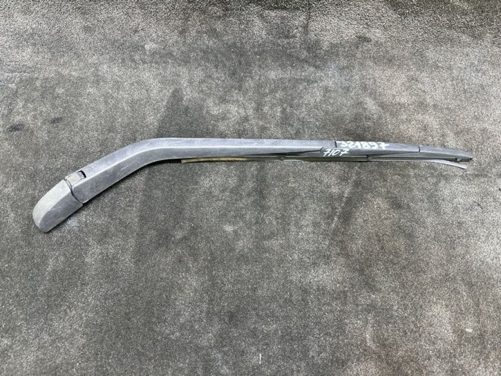 85241-47050 | Повідець склоочисника задній TOYOTA PRIUS 16-