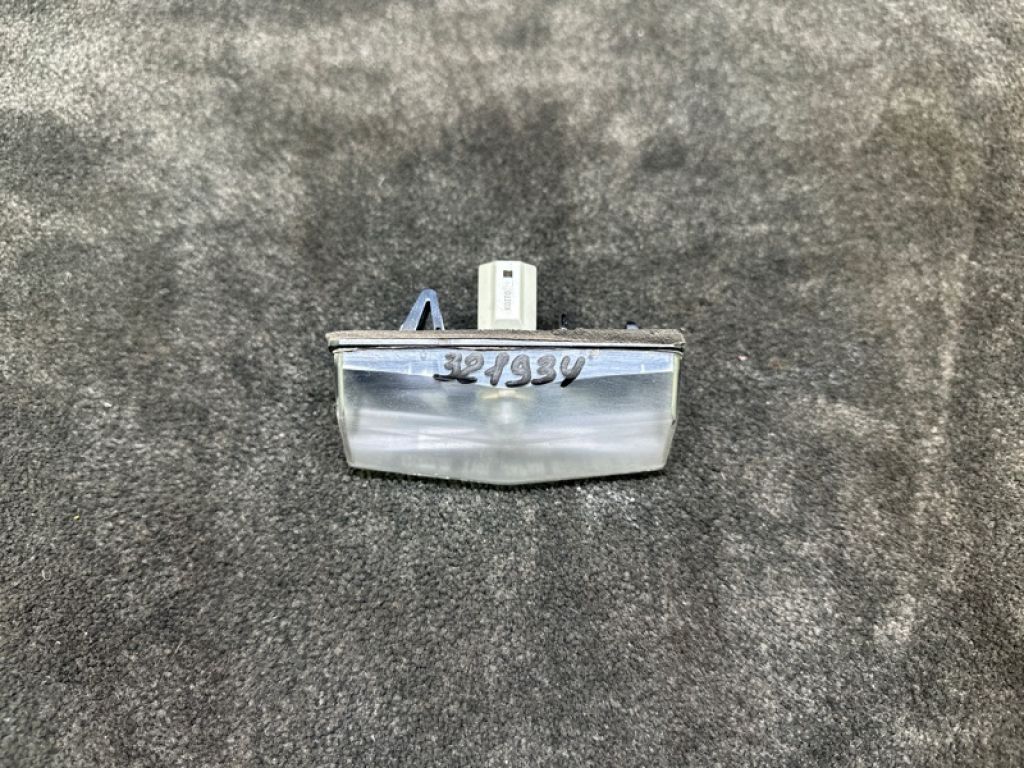 81271-53011 | Подсветка номера TOYOTA PRIUS PLUS 11-14