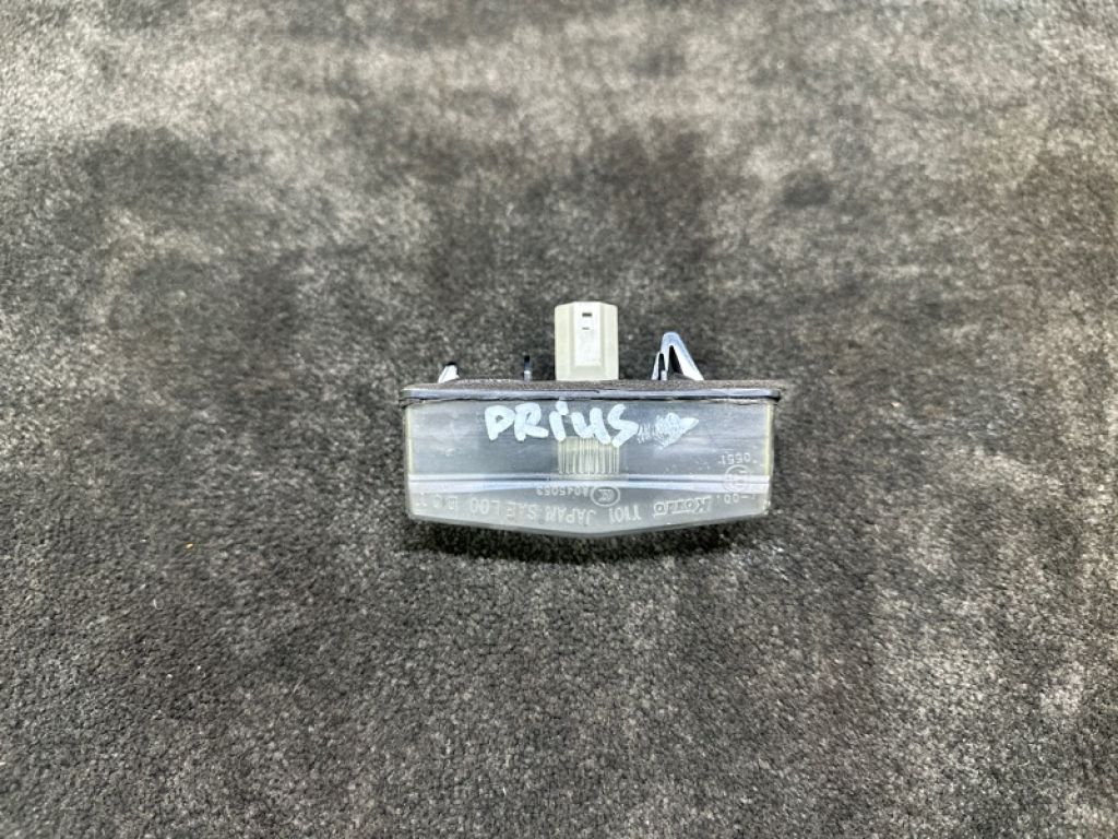 81271-53011 | Подсветка номера TOYOTA PRIUS PLUS 11-14 - Фото 2