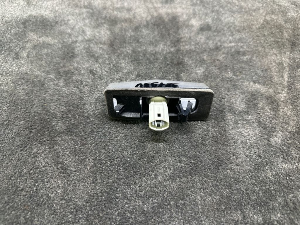 81271-53011 | Подсветка номера TOYOTA PRIUS PLUS 11-14 - Фото 3