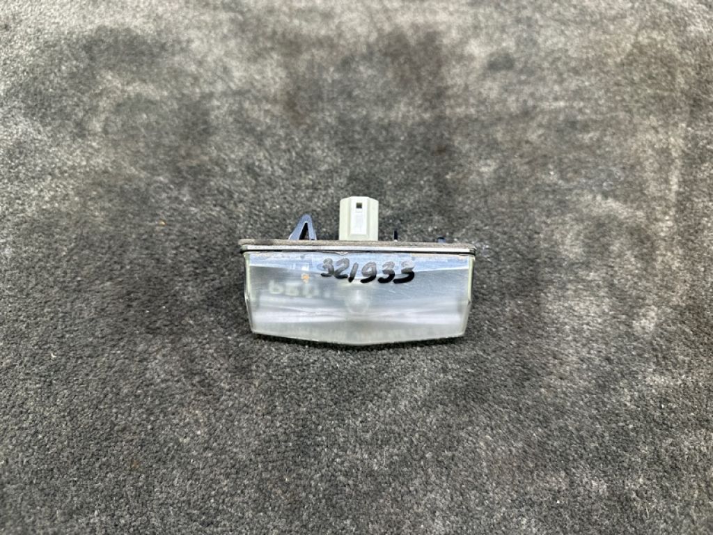 81271-53011 | Подсветка номера TOYOTA PRIUS PLUS 11-14