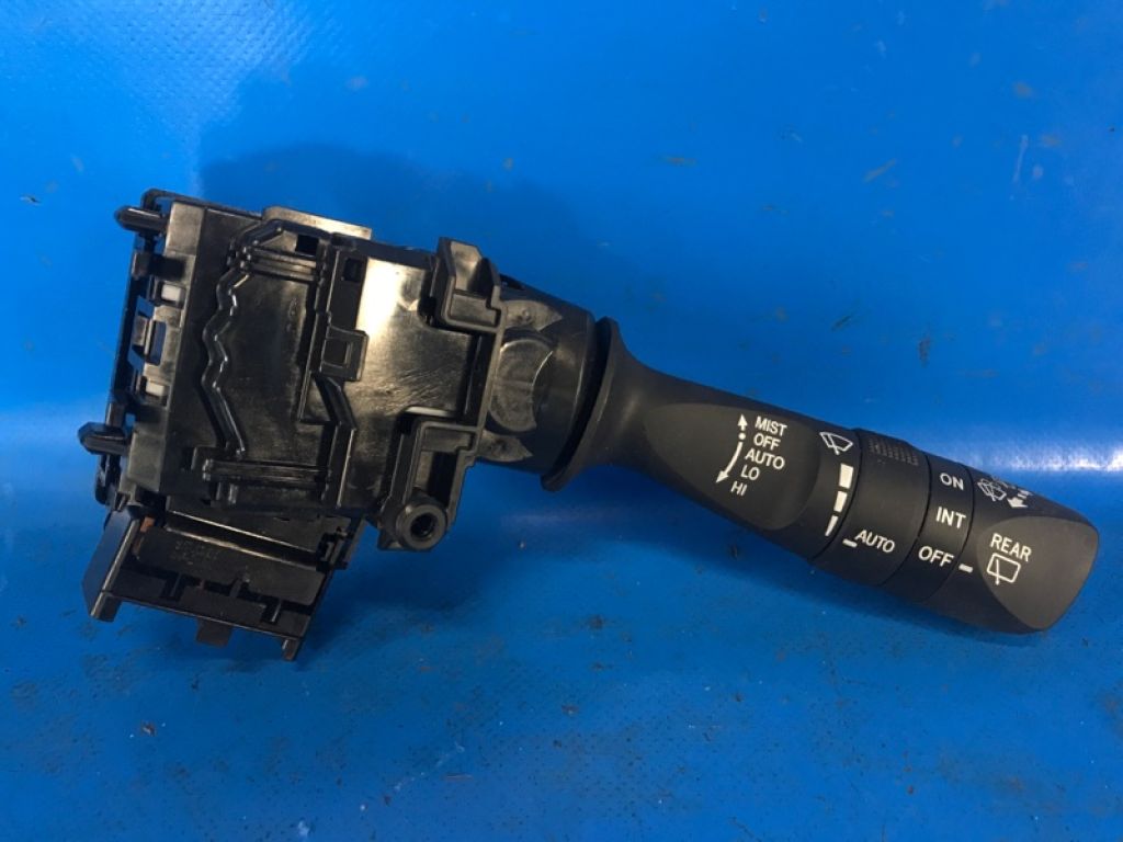 8465247070 | Підрульовий перемикач прав. TOYOTA PRIUS 16-
