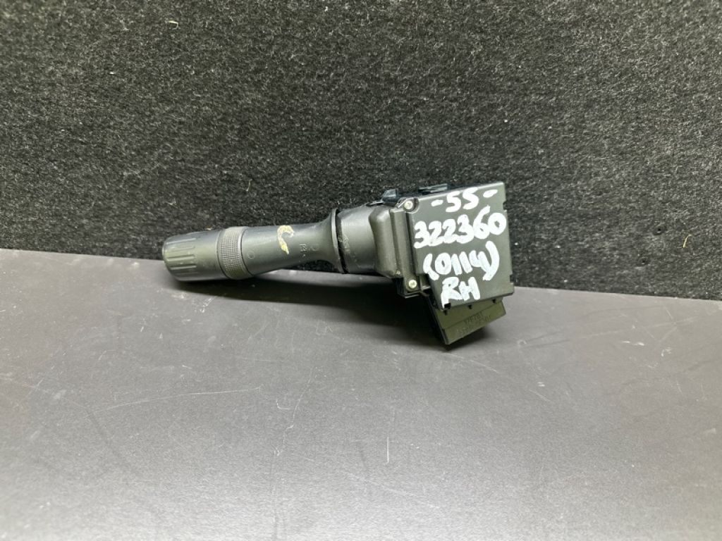 84652-06340 | Подрулевой переключатель прав. TOYOTA CAMRY 55 14-17 - Фото 3