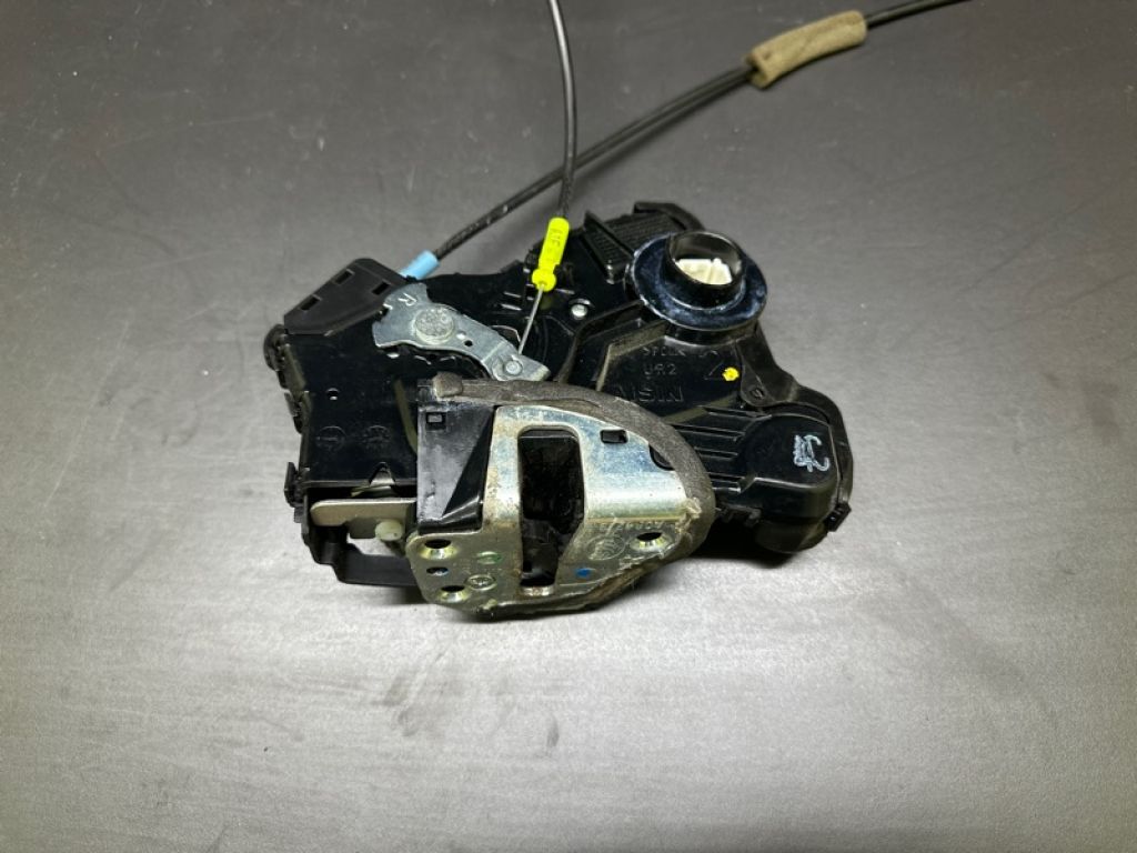 69030-0C050 | Замок двери передн. прав. TOYOTA CAMRY 55 14-17 - Фото 2