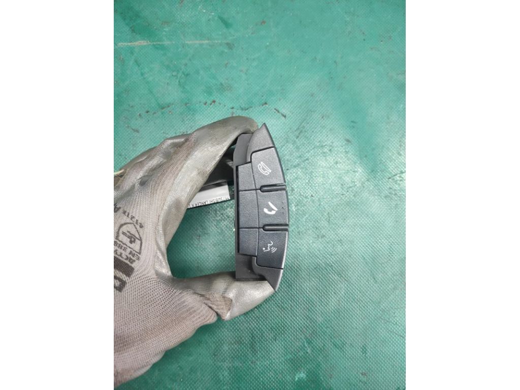 8750A021 | Кнопки на руль MITSUBISHI LANCER X 10 07-15