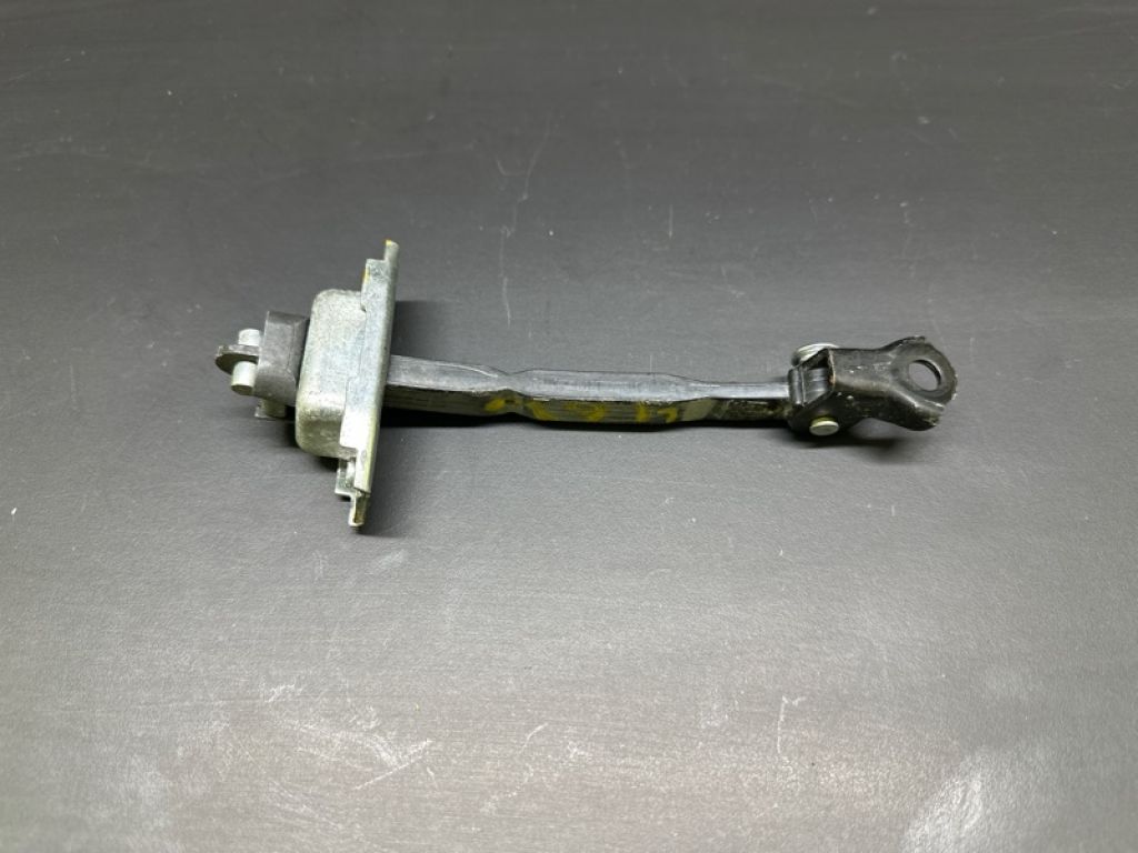 68630-33060 | Ограничитель двери задн. прав. LEXUS ES300 ES330 01-06 - Фото 2