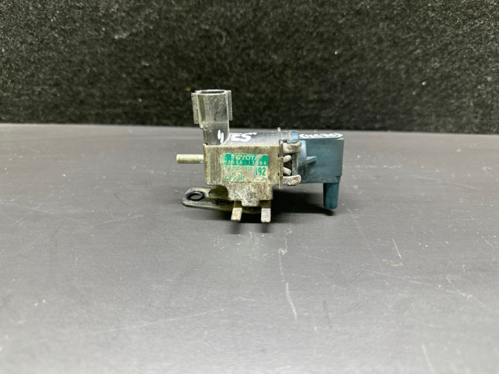 90910-12204 | Клапан электромагнитный (вакуумный) LEXUS ES300 ES330 01-06