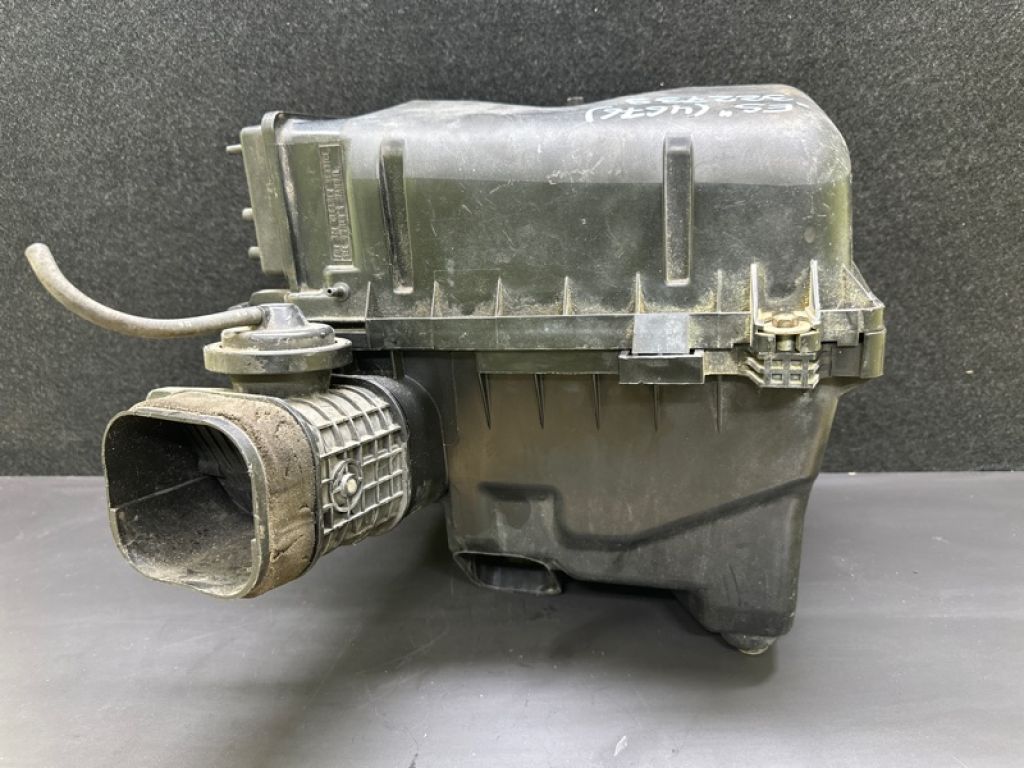 17700-20190 | Корпус воздушного фильтра LEXUS ES300 ES330 01-06