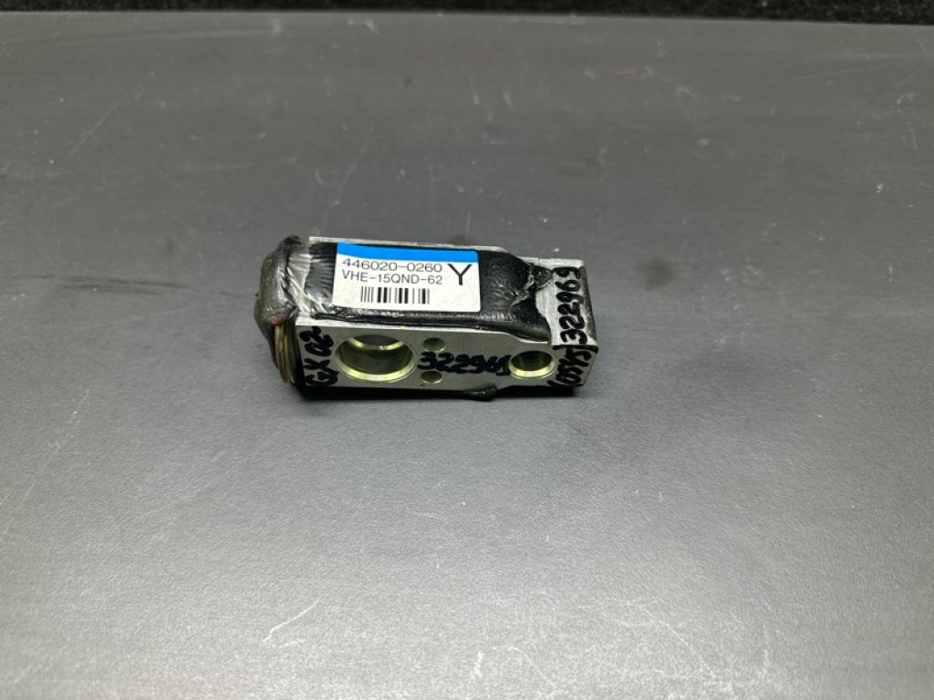 88515-60120 | Клапан кондиціонера передн. LEXUS GX470 02-09