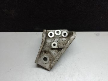 Кронштейн двигуна прав. MITSUBISHI OUTLANDER 03-07