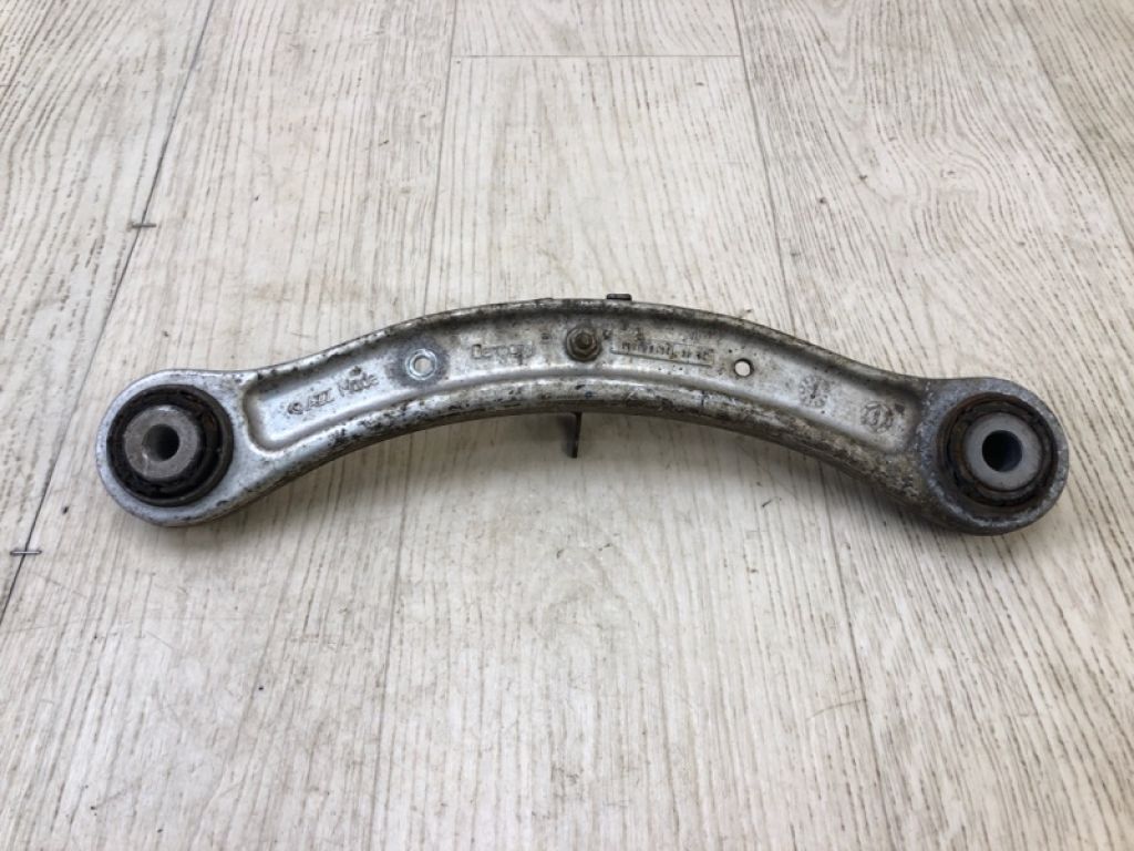 95533104710 | Рычаг задней подвески поперечный нижний PORSCHE CAYENNE 10-18