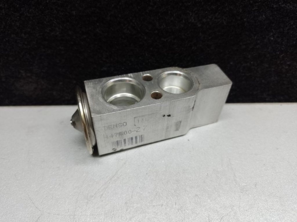 88515-28160 | Клапан кондиционера LEXUS ES300 ES330 01-06