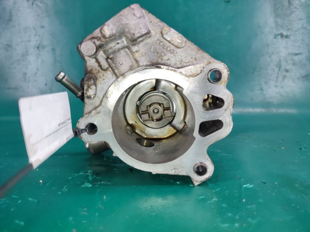 PE0-18G00 | Вакуумный насос MAZDA 3 BM 13-19 - Фото 3