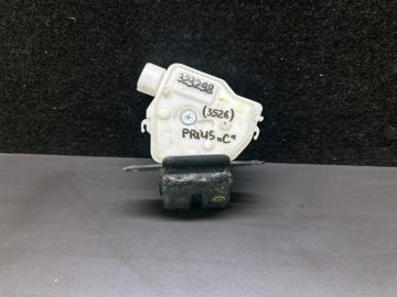 Замок кришки багажника TOYOTA PRIUS C/AQUA 11-14