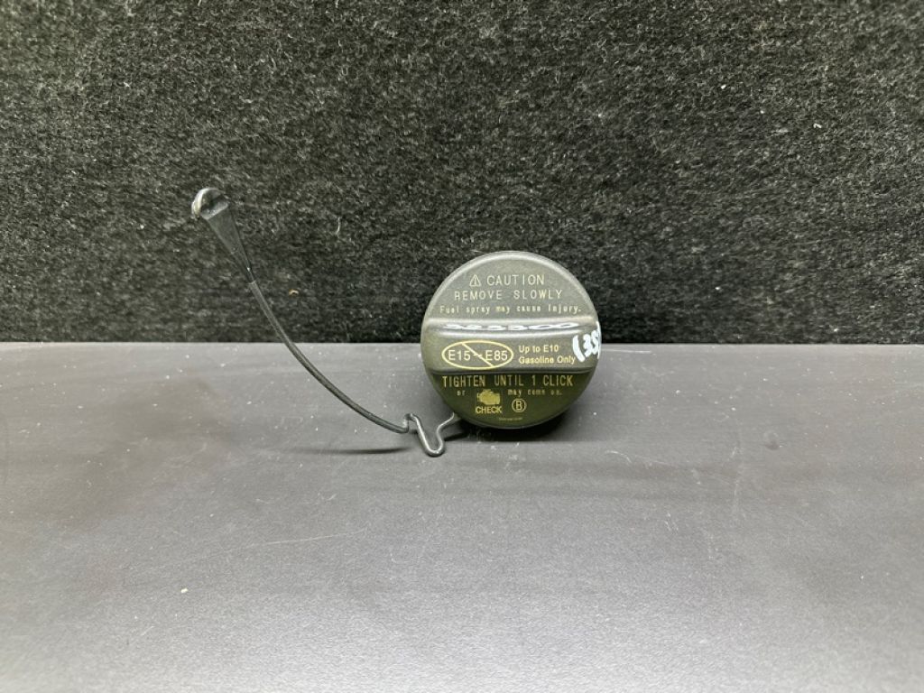77300-47040 | Кришка паливного бака TOYOTA PRIUS C/AQUA 11-14