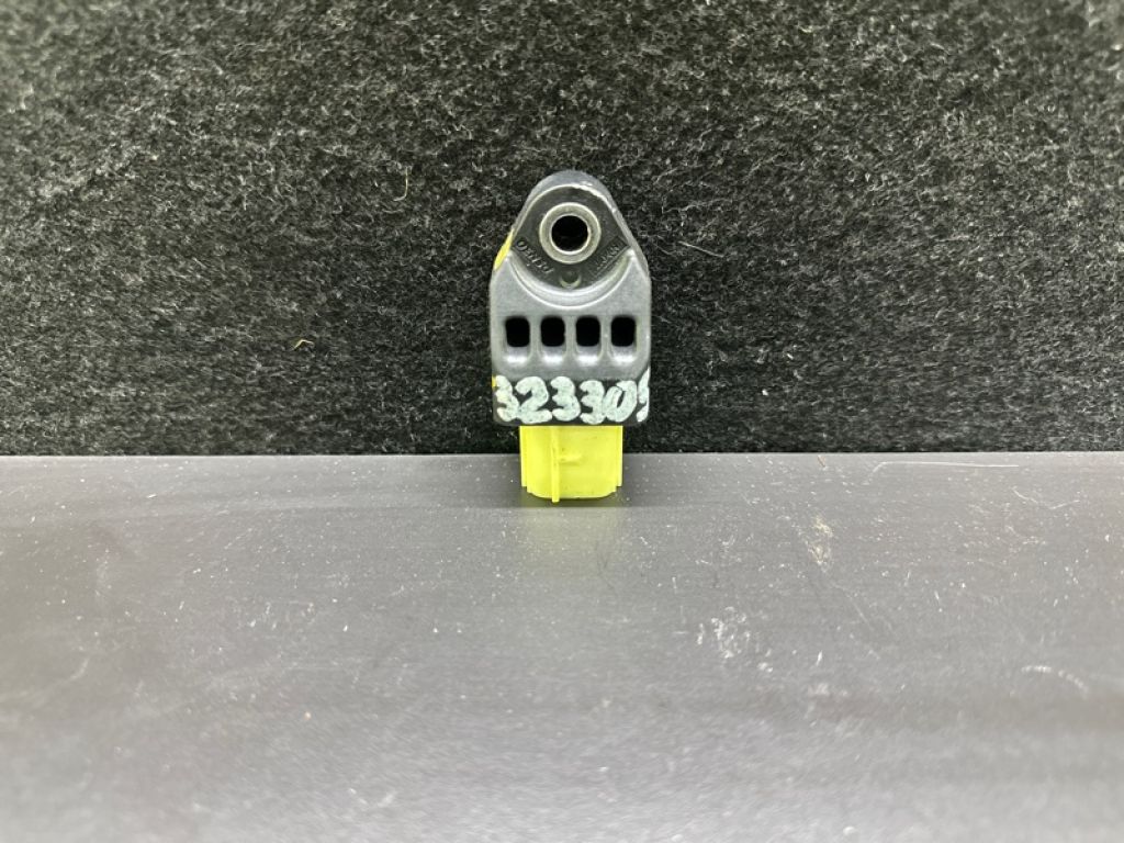 89831-52020 | Датчик удара задн. TOYOTA PRIUS C/AQUA 11-14