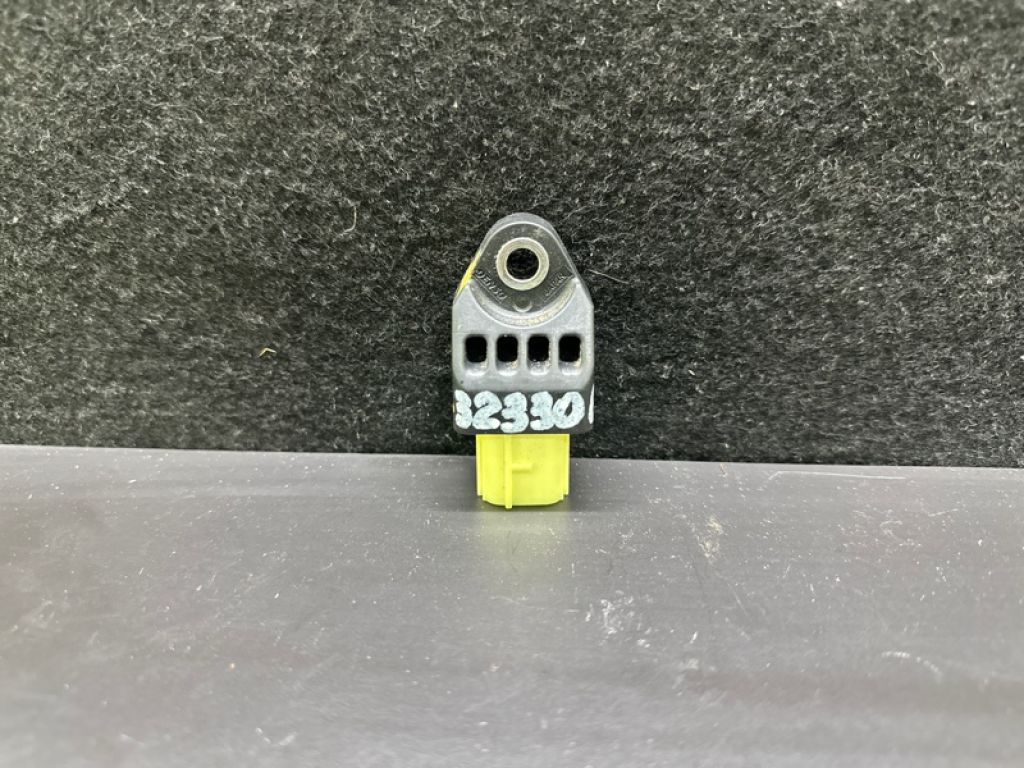 89831-52020 | Датчик удара задн. TOYOTA PRIUS C/AQUA 11-14