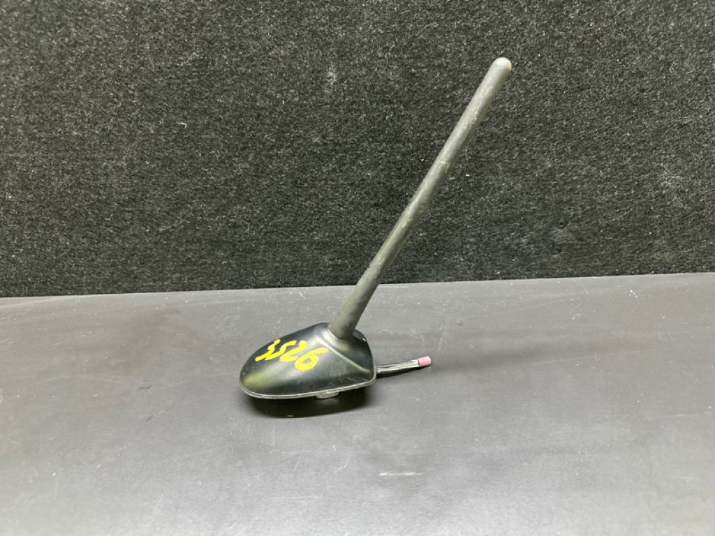 86300-52550 | Антенна TOYOTA PRIUS C/AQUA 11-14