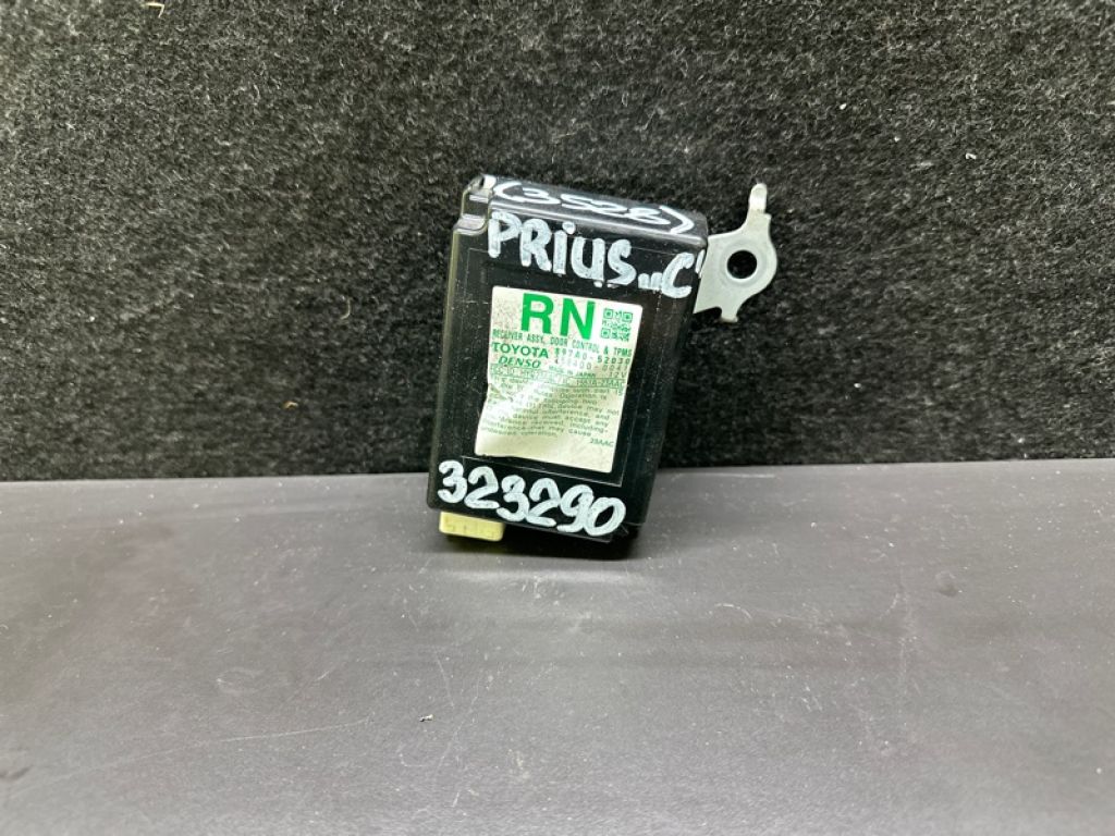 897A0-52030 | Блок управления центральным замком TOYOTA PRIUS C/AQUA 11-14