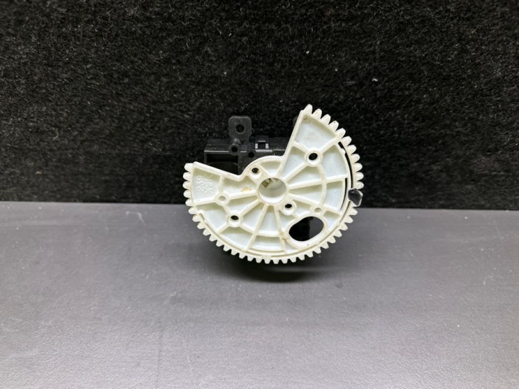 87106-52140 | Моторчик заслінки пічки TOYOTA PRIUS C/AQUA 11-14